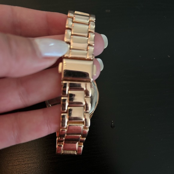 Ladies gold watch - Picture 2 of 4